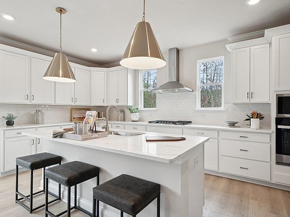 5th image of 18 Avonwoods Dr