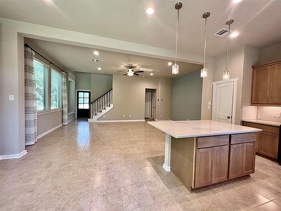 2nd image of 110 Handley Dr