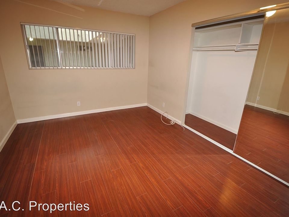 2nd image of 6464 Woodman Ave APT 102