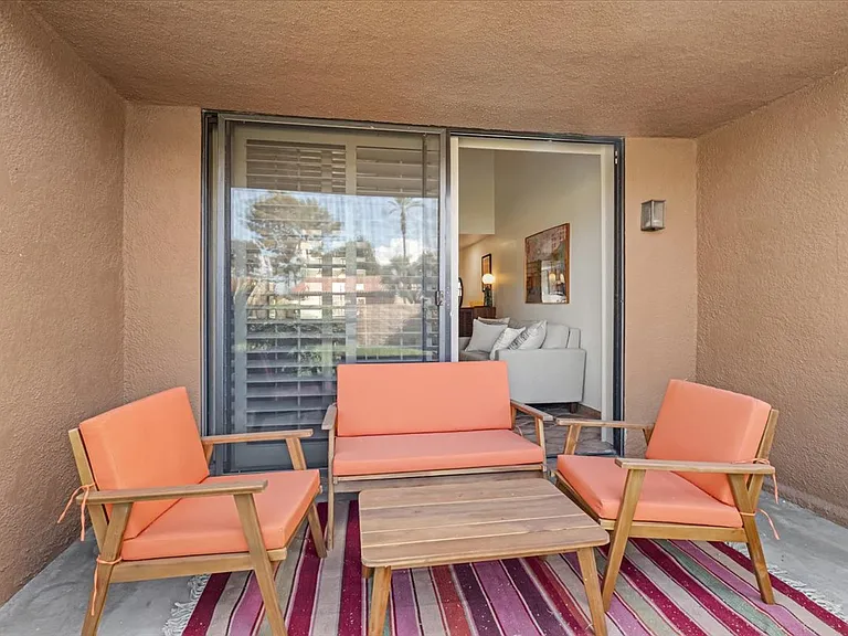 44 Malaga Dr — Photo 27