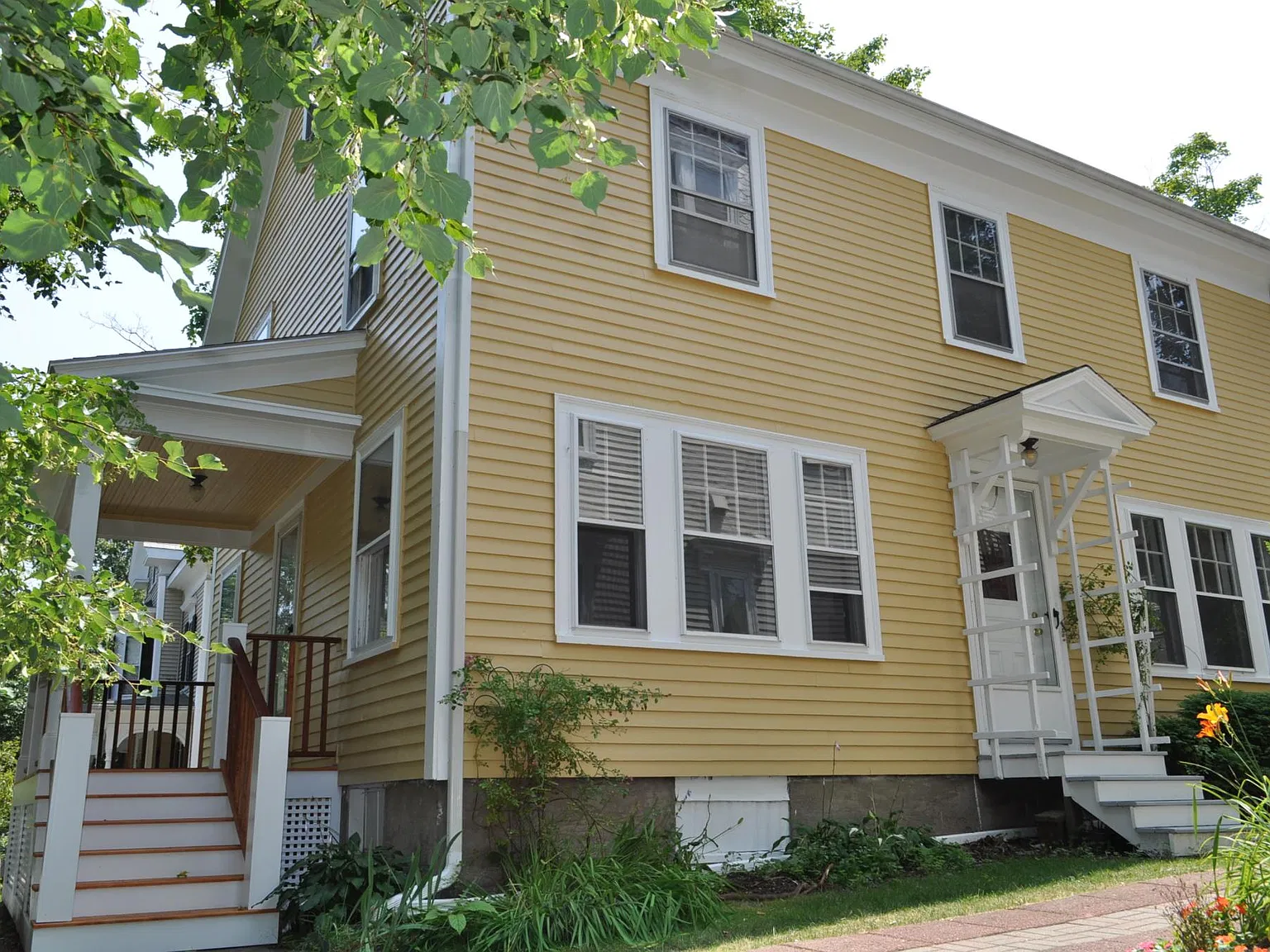 4 bed, 1.5 bath, 2035 sqft, $5,250 — Photo 1