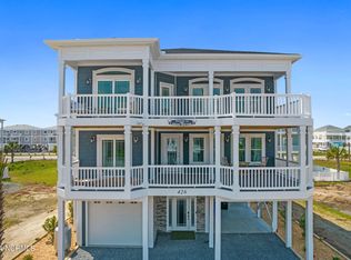 426 E 4th St, Ocean Isle Beach, NC 28469
