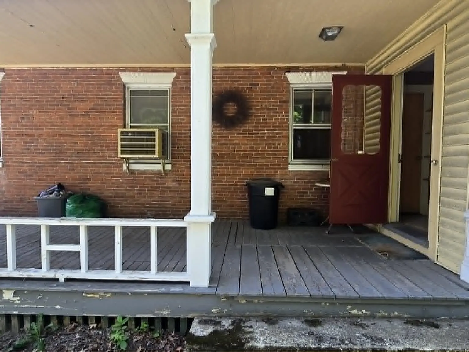 2 bed, 1.0 bath, 1050 sqft, $1,995 — Photo 2