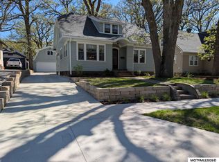 1017 1st St NW, Mason City, IA 50401