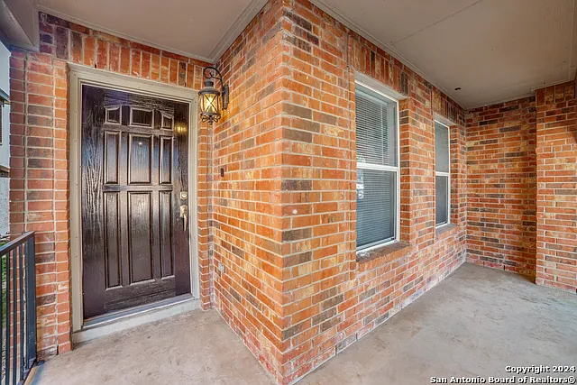 4 bed, 2.5 bath, 2500 sqft, $1,800 — Photo 4