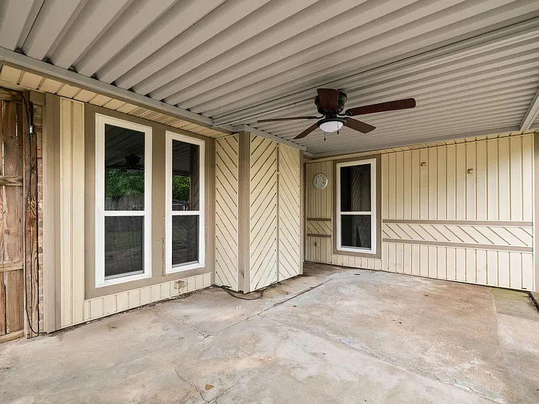 2043 Beverly Hills Ln — Photo 13