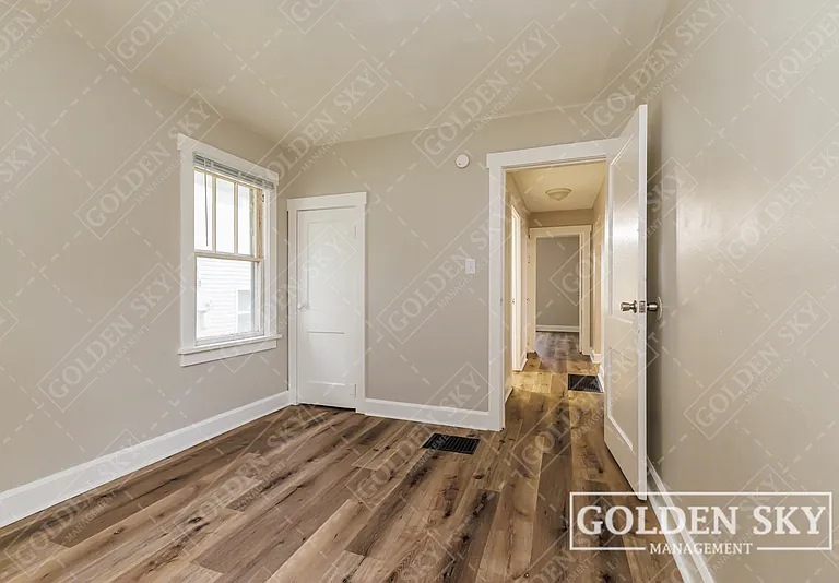 2307 S Jefferson St — Photo 9