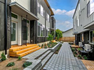 9240 20th Ave SW #B, Seattle, WA 98106