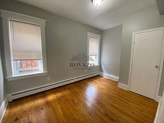 4th image of 10 South St #10