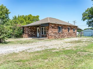 1102 S Tinker Ave, Hominy, OK 74035
