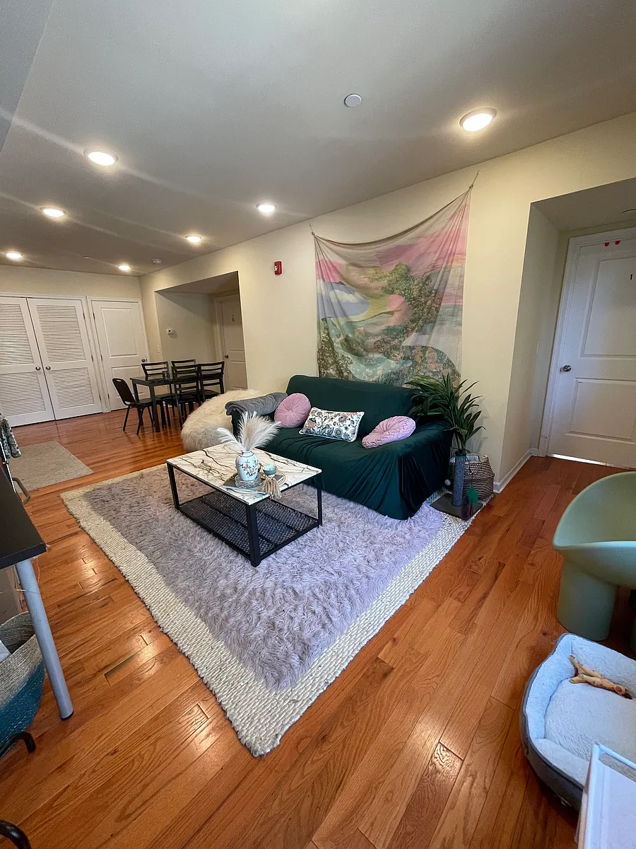 Building Photo - 326 N 40th St #4