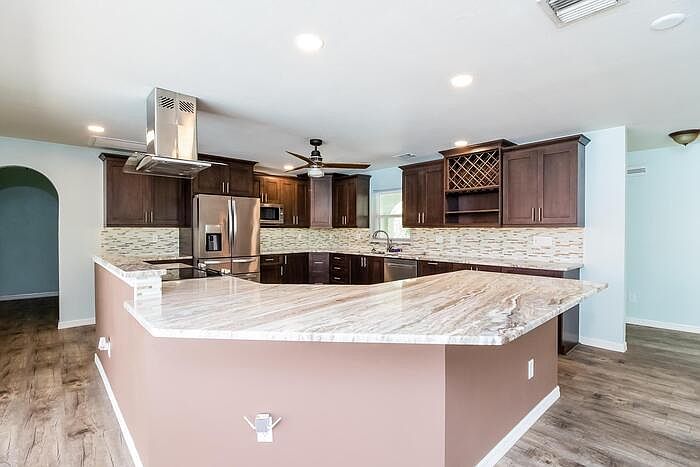 1st image of 1408 SE 5th Pl