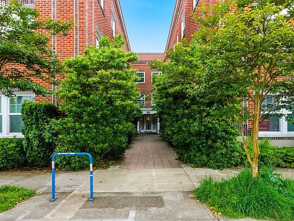 3rd image of 1509 NE 10th Ave Unit 304