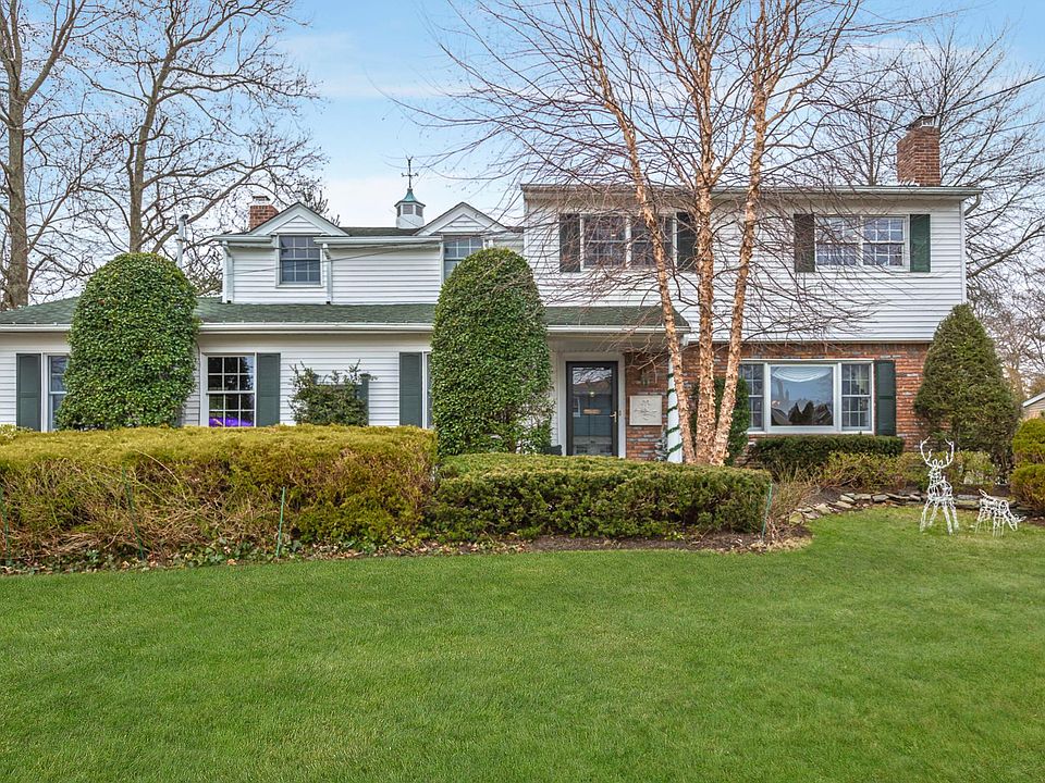 1st image of 120 Lakeside Dr