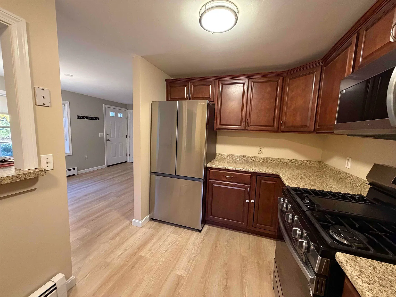 2 bed, 1.5 bath, 1163 sqft, $2,700 — Photo 4