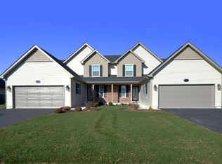 2049 Waters Edge Dr, Minooka, IL 60447