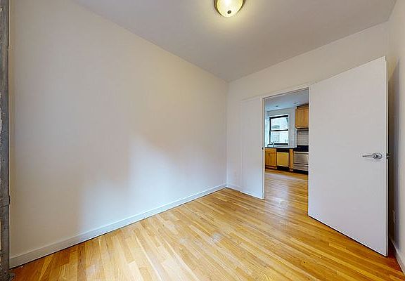 3rd image of 415 E 73rd St #5H1