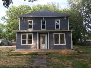 412 N 3rd St, Saint Joseph, IL 61873