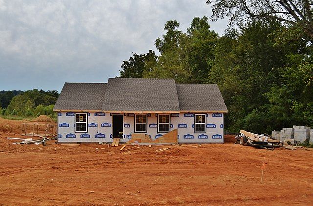 1st image of 83 Christopher Ave