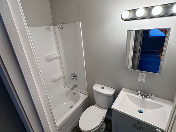 4th image of 1079 E Wildwood St APT 6