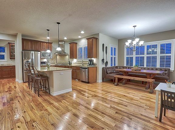 Complete, gourmet kitchen