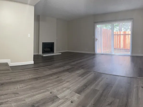 4875 Manzanita Ave APT 27, Carmichael, CA 95608