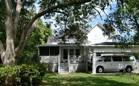 3rd image of 202 Rosewood Dr