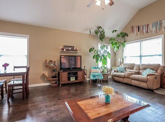 5th image of 423 Lillie Belle Ln