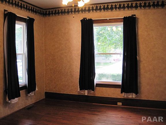 3rd image of 328 S Cottage Grove Ave