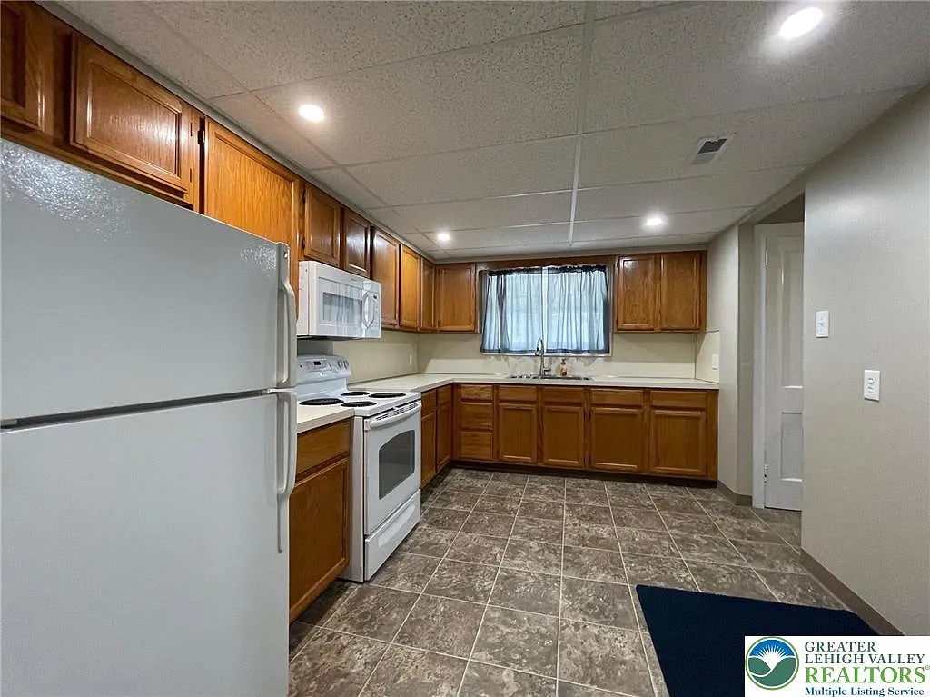 2 bed, 1.0 bath, 700 sqft, $1,495 — Photo 3