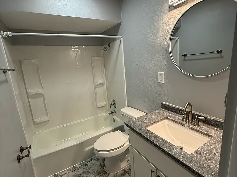 220 Burkhardt Ave #5 — Photo 8