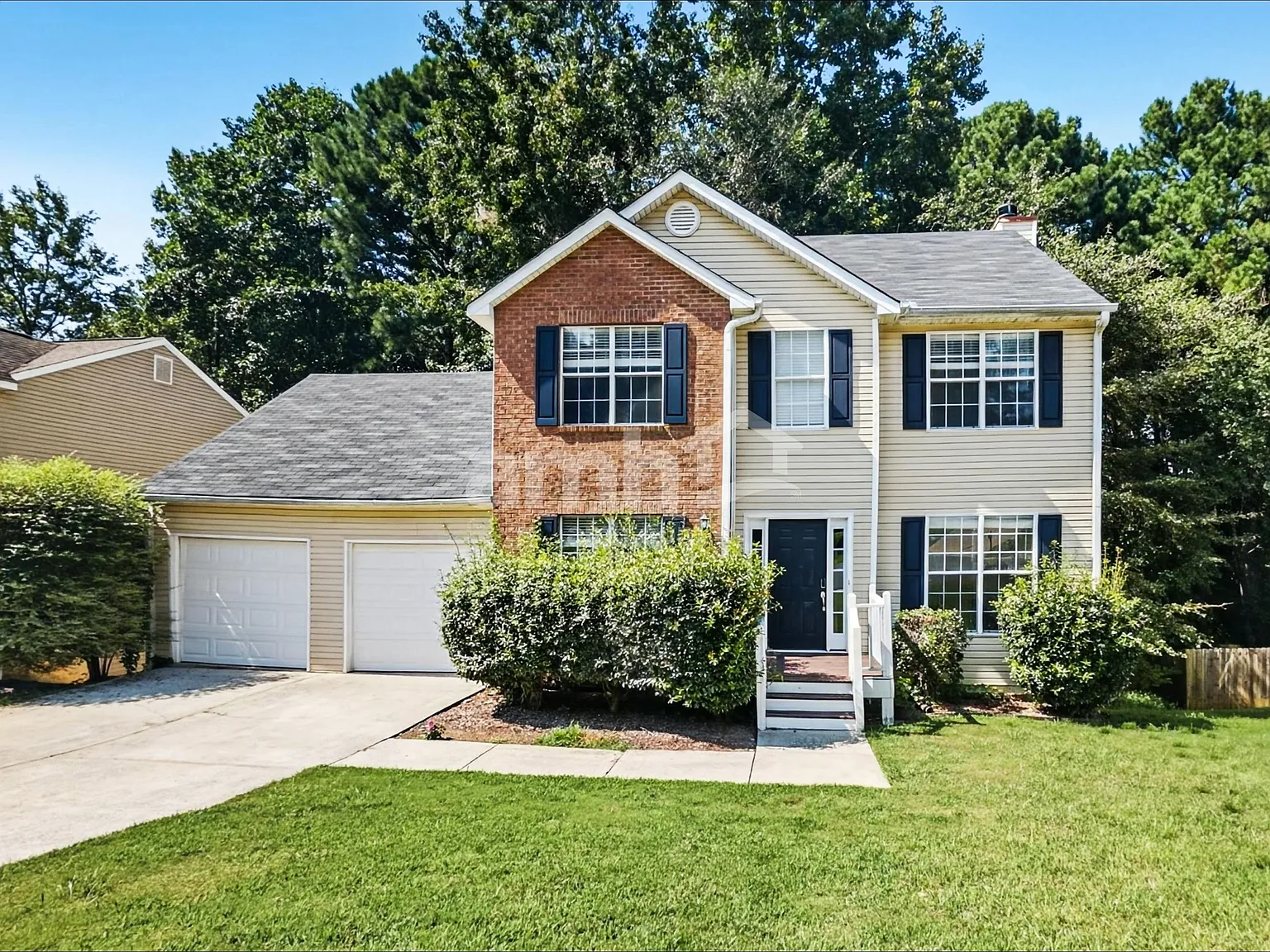 3 bed, 2.5 bath, 2114 sqft, $2,320 — Photo 1