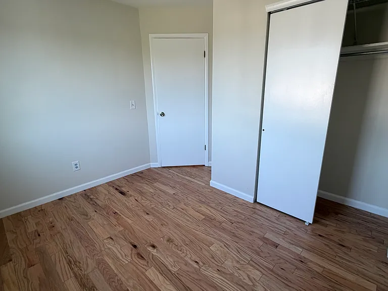 502 Harbor View Ct — Photo 17