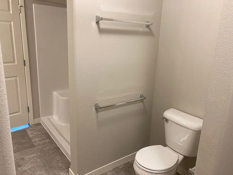 4 Bed 3 Bath Twin Home — Photo 14