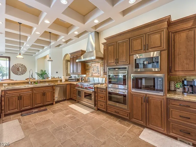 2780 El Camino Rd — Photo 34
