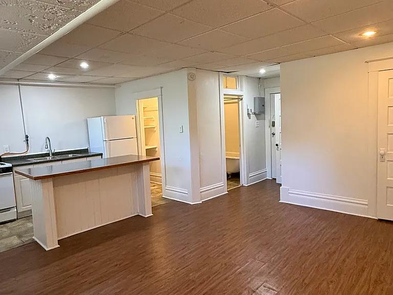 Highland Park Apartments — Photo 19