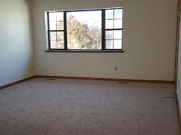 living room_04172023