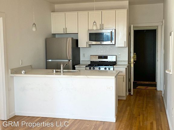 3rd image of 1275 Washington St #10