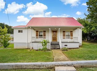 70 W 4th St, Marion, NC 28752