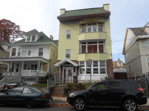 692 Ridge St, Newark, NJ 07104