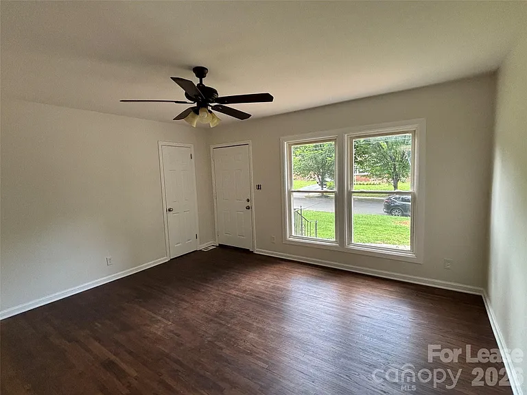2627 Dora Dr — Photo 9