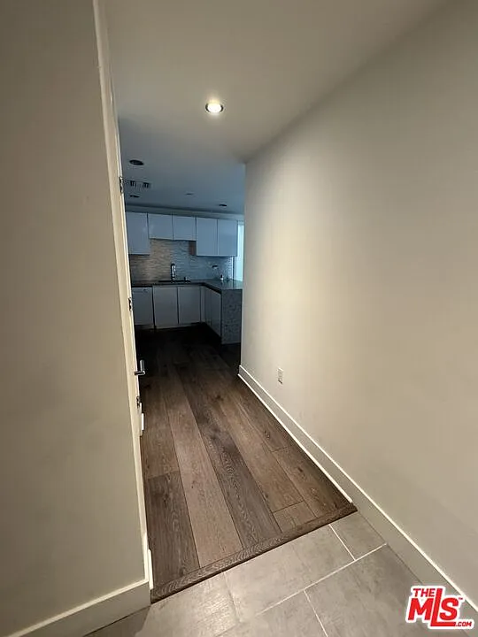 2 bed, 2.0 bath, 1005 sqft, $3,900 — Photo 3