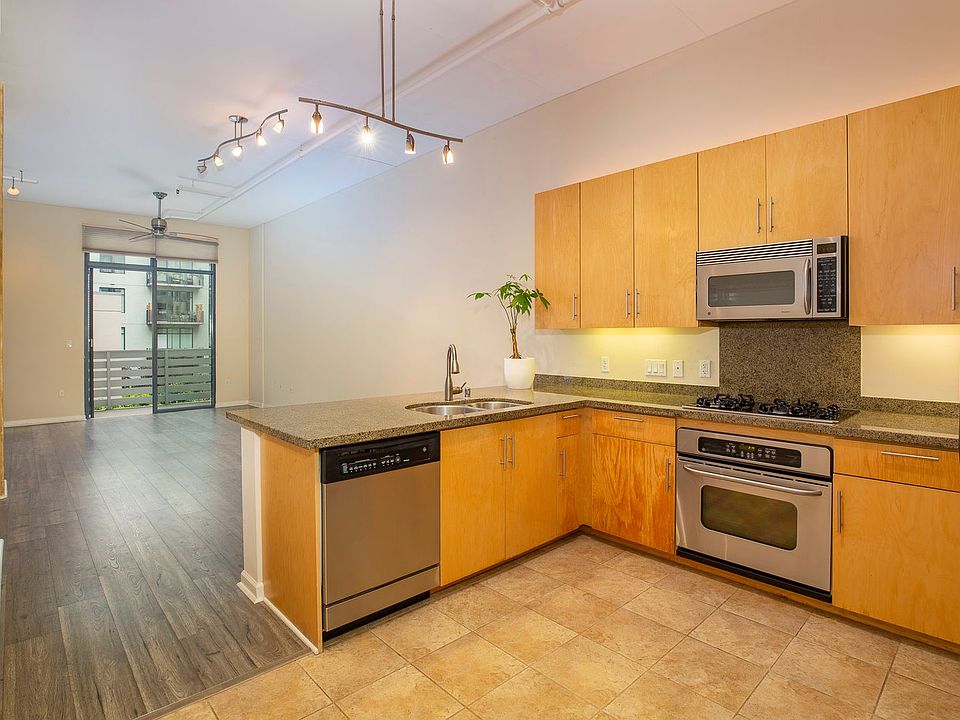 1st image of 527 10th Ave Unit 310
