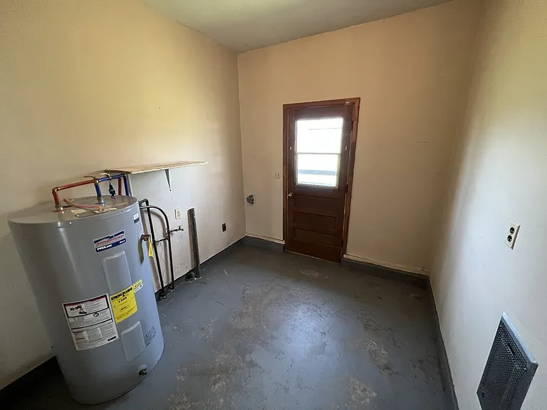 207 N Mulberry St — Photo 17