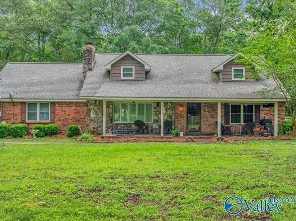 140 Johnson Ave, Boaz, AL 35956