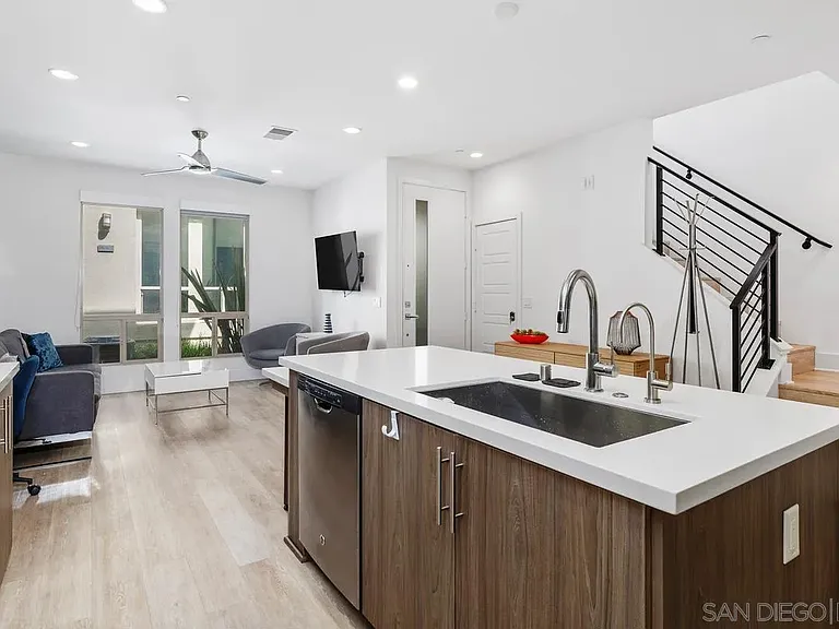2622 Aperture Cir — Photo 4