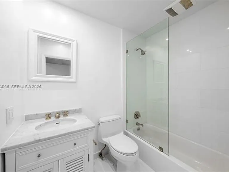 5600 Oakwood Ln #5600 — Photo 20