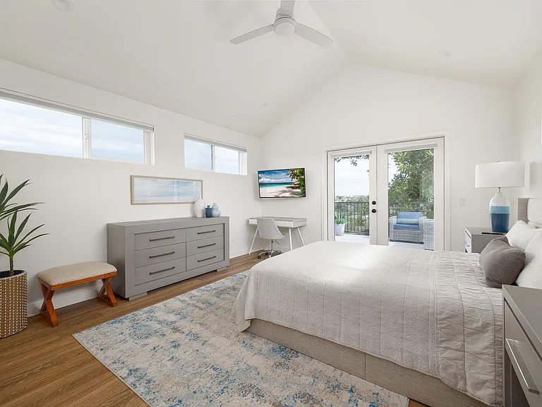 2852 Wyandotte Ave — Photo 14