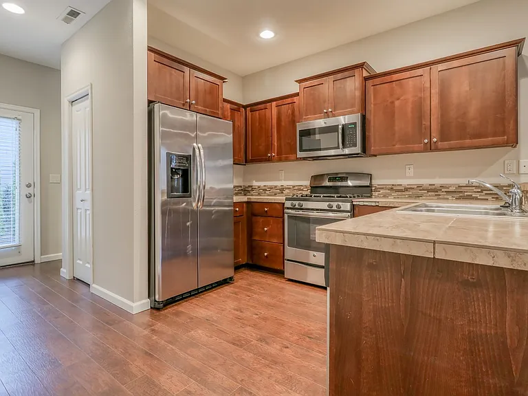 6232 NE Sherborne St — Photo 10