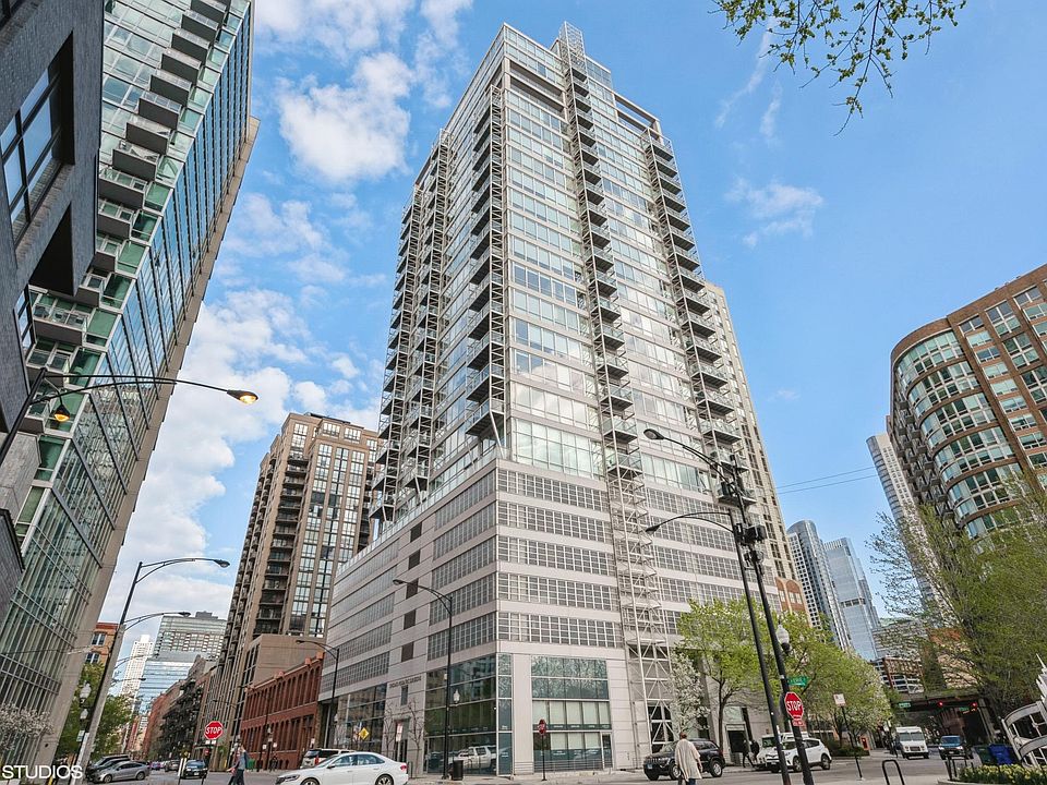 1st image of 653 N Kingsbury St APT 2207
